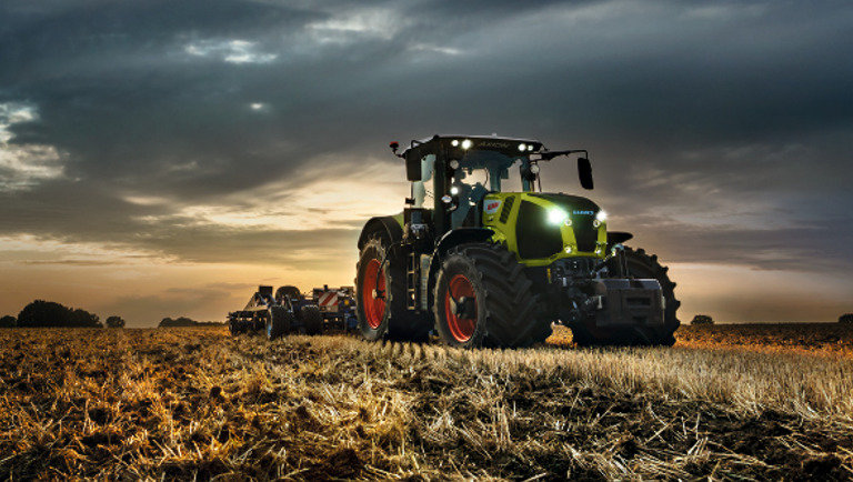 Megnövekedett hatékonyság - CEMOS rendszer CLAAS traktorokhoz