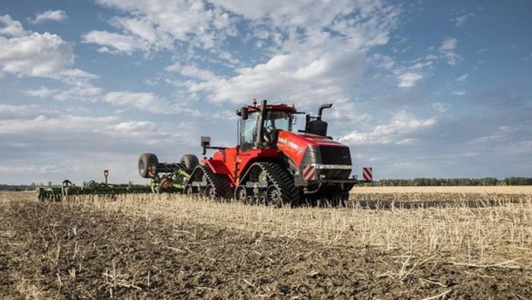 Vörös ördögök: két új traktorsorozattal rukkolt elő a nagy amerikai gépgyártó