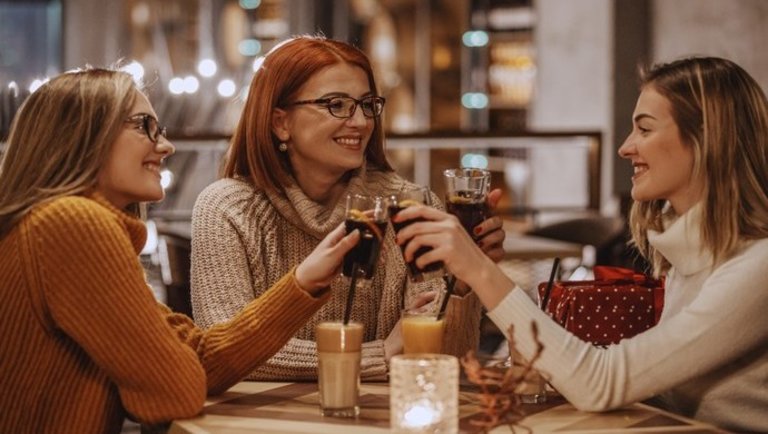 Egyre kevesebb alkoholt isznak a franciák: inkább ezt választják helyette