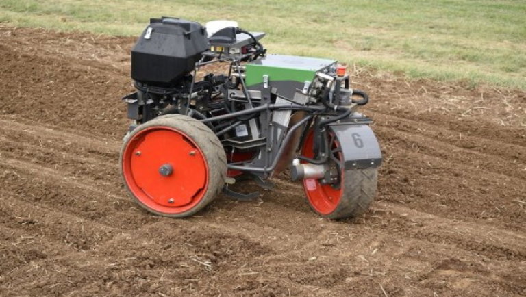 Elképesztő kísérlet: eddig soha nem látott mezőgazdasági robotokkal rukkolt elő a Fendt