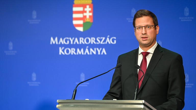 Váratlan bejelentést tett Gulyás Gergely a rezsicsökkentésről: ez rengeteg magyart érint