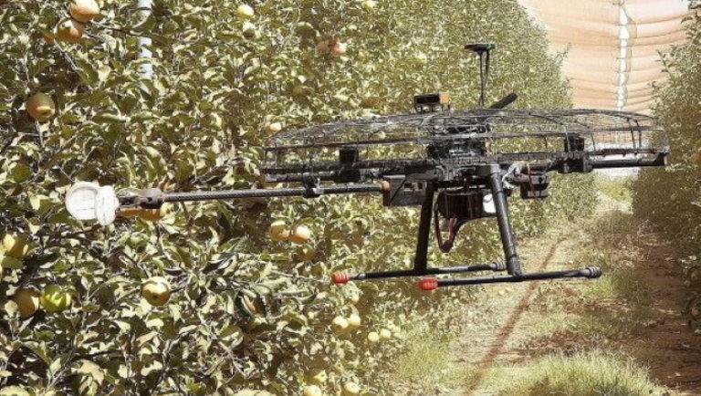 Már nem kell sokat várni, hogy ilyen repülő drónok szedjék a fáról a gyümölcsöket