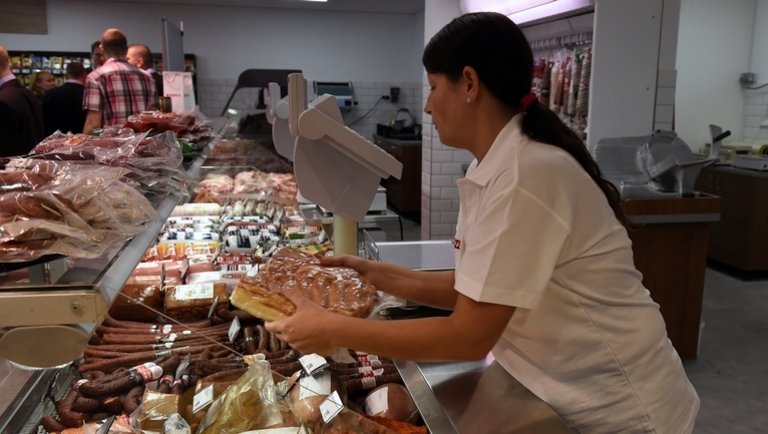 Komoly változás jön a magyar boltokban: szerdától így fogják jelölni a húsokat
