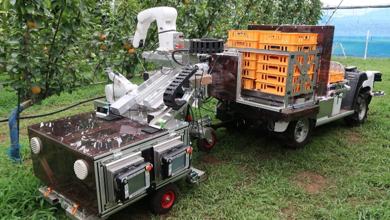 Ez az új típusú gyümölcsszedő robot az emberrel is felveszi a versenyt: itt a videó