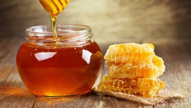 Ettől leesik az állad: ennyibe kerül most egy kiló méz Magyarországon