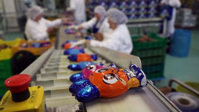 Rendkívüli juttatásokat ad dolgozóinak a Nestlé a koronavírus miatt