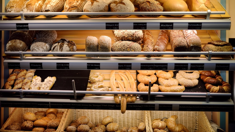Vallott a szakember: ezért egyre drágább a magyar kenyér a boltokban