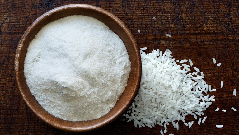 Élesztő, rizs, liszt: még hatnak a boltokban a koronavírus miatti pánikvásárlások