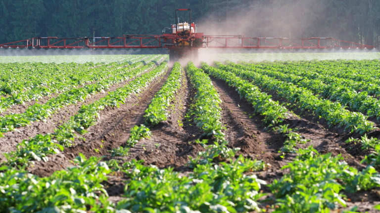 Durva, ami az európai növényvédőszer-piacon történik: ez vár a gazdákra
