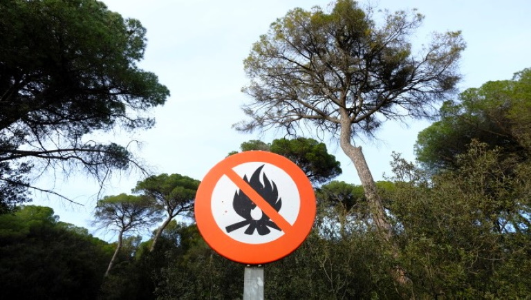 Itt a figyelmeztetés: mostantól tilos a tűzgyújtás ebben a négy megyében