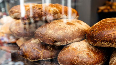 Ez fájni fog: az igazi kenyérdrágulás csak most jön a hazai élelmiszerláncokban