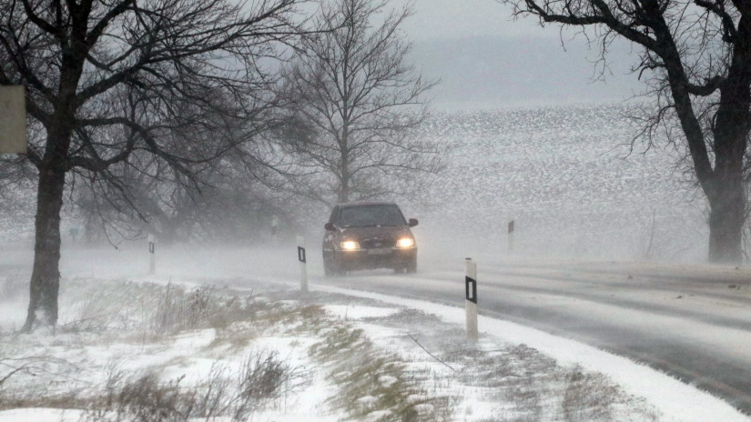 Kiadták a figyelmeztetést: hatalmas széllel és hófúvással csap le a tél az országra