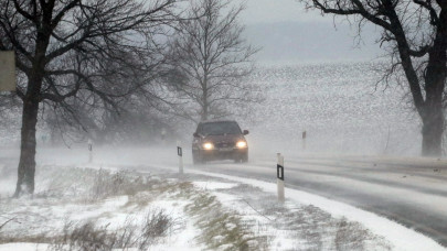 Kiadták a figyelmeztetést: hatalmas széllel és hófúvással csap le a tél az országra