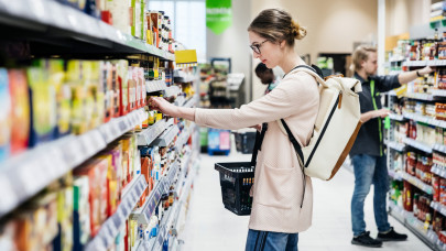 Júliustól drágulnak az élelmiszerek az új csomagolóanyag-szabályozás miatt