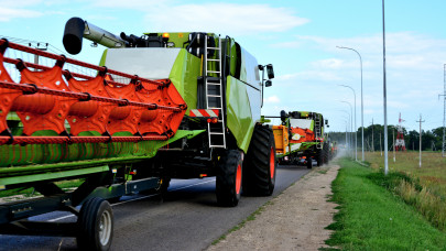 Ezt sokan nem tudják: csak így vezethetsz most traktort a magyar utakon