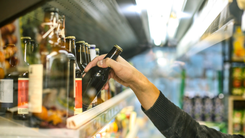 Teljesen új sörök tarolták le a magyar boltokat: egyre többen veszik őket