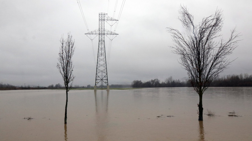 Elöntheti a földeket az árvíz: hatalmas károkat okozhatnak az áradások