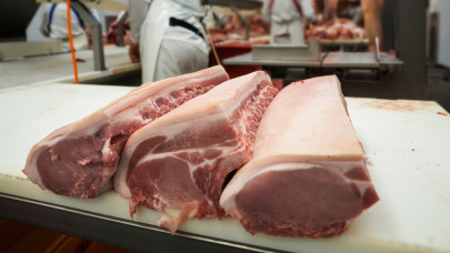 Nem fest jól a helyzet: durva számok jöttek a magyar húsiparról