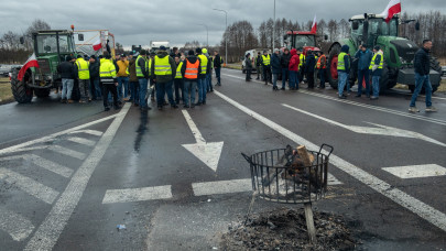 Elfajult a helyzet a lengyel-ukrán határon: egyre keményebb a tüntetés